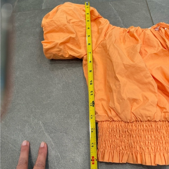 ASTR the label Revolve Aldrin cropped blouse puff sleeve size large off shoulder - Picture 7 of 9